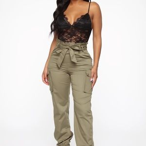 FashionNova ‘Can’t forget it Cargo Jumpsuit’ *Medium*